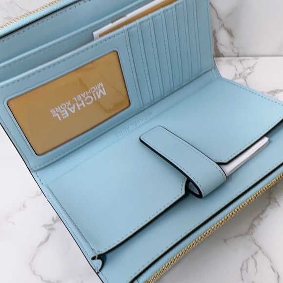 Michael Kors wallet - Picture 6 of 8